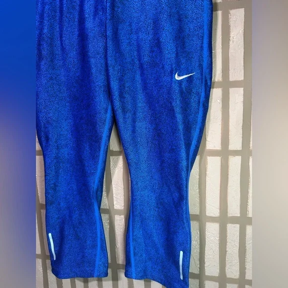 Nike DRI-FIT Capris SIZE Small - Picture 5 of 7